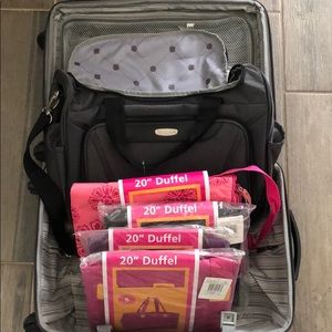 20” suitcase +1 travel tote+4pcs 20”duffel